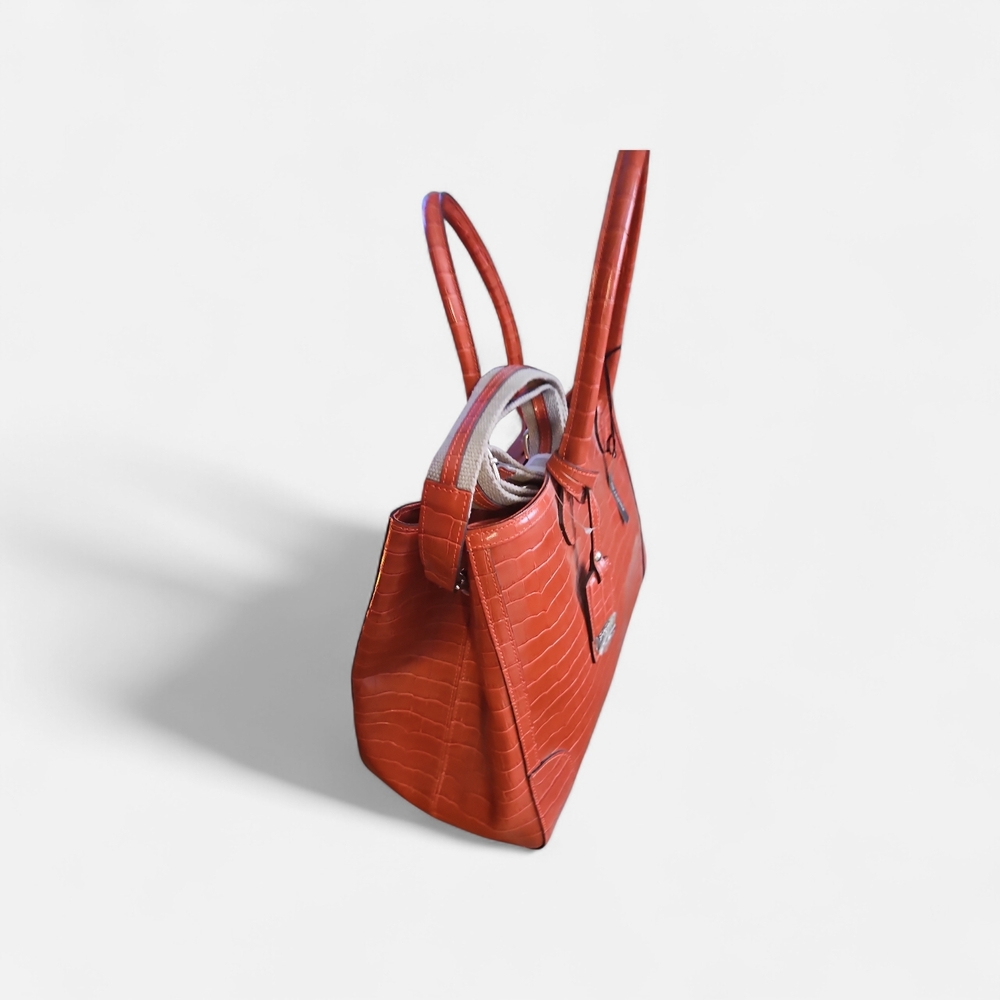 Elegant Crocodile-Embossed Tote Bag in Deep Red - Picture 4 of 6